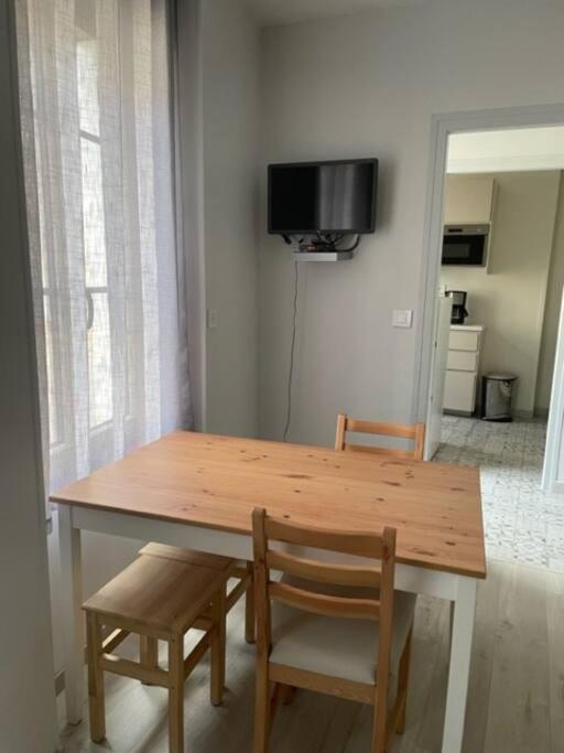 Au Coeur De La Puisaye Pres De Guedelon Apartment *
